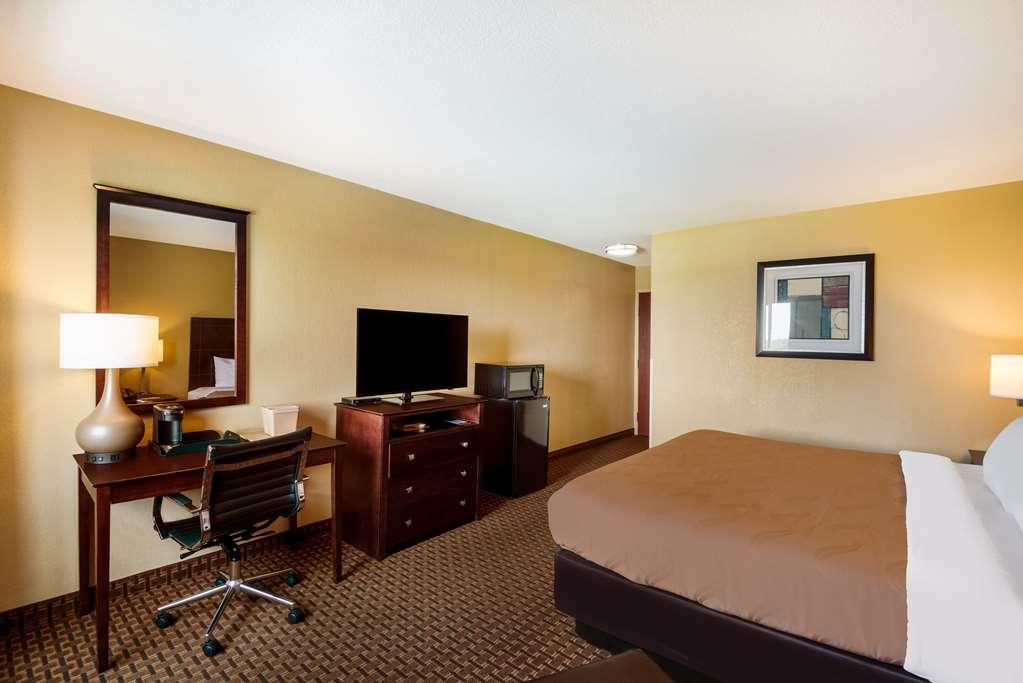 Quality Inn Des Moines Room photo